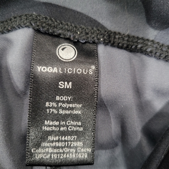 Yogalicious Black & Grey Camo Print Leggings Size Small - Picture 3 of 3